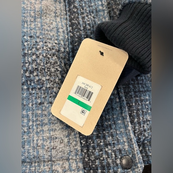 NEW LEVI’S - Plaid Puffer Jacket with Drawstring for Waist Cinch - Picture 6 of 8